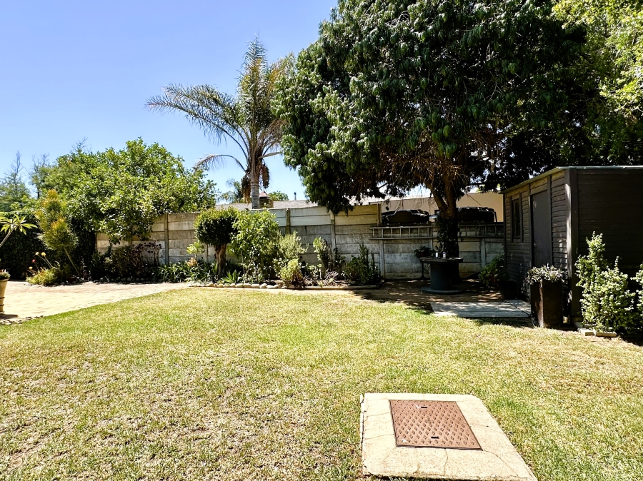 4 Bedroom Property for Sale in Panorama Western Cape